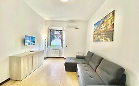 Famagosta Home, Navigli Style, Accanto A Metropolitana M2 Verde, Confortevole E Spazioso Per Gruppi O Famiglie